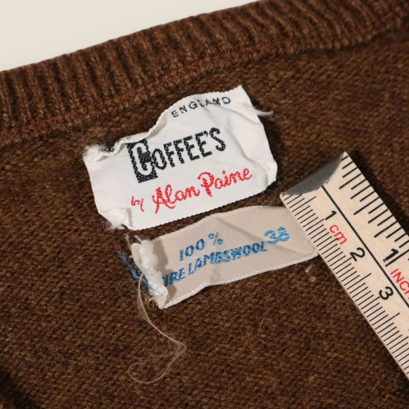 Vintage Alan Paine Pure Lambswool V Neck Sweater Made in England Size Large - Picture 9 of 12
